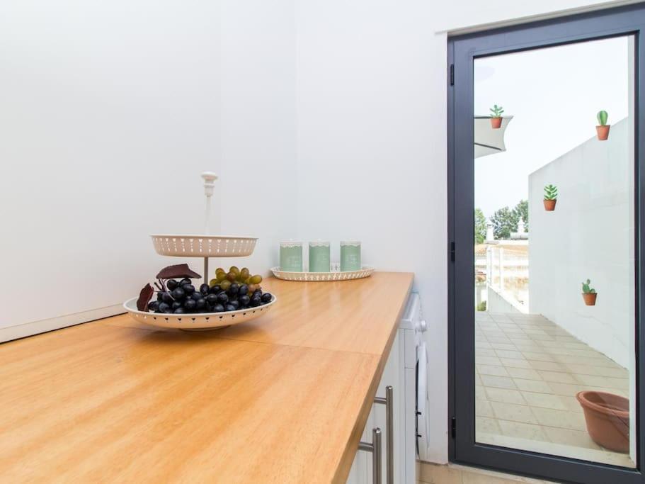 Rainbow House - Sea View & Pool & Garage & Garden & Albufeira 빌라 외부 사진