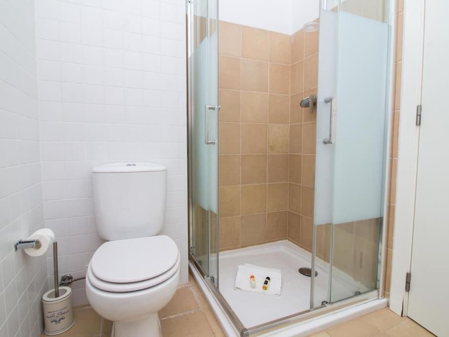 Rainbow House - Sea View & Pool & Garage & Garden & Albufeira 빌라 외부 사진