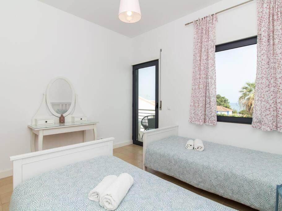 Rainbow House - Sea View & Pool & Garage & Garden & Albufeira 빌라 외부 사진