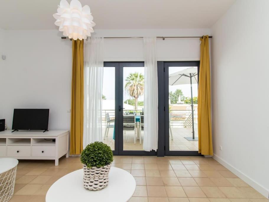 Rainbow House - Sea View & Pool & Garage & Garden & Albufeira 빌라 외부 사진