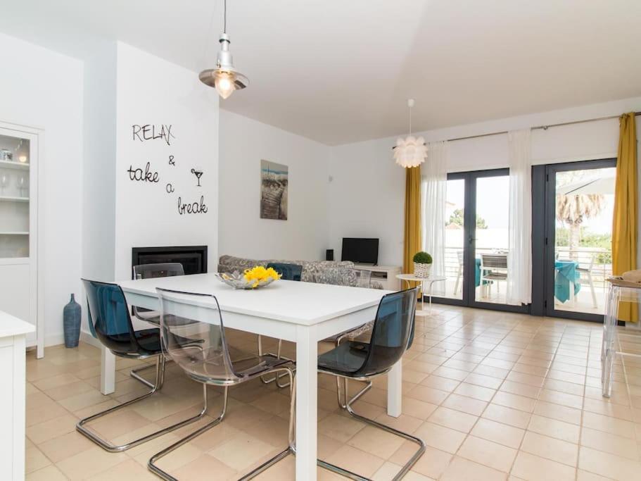 Rainbow House - Sea View & Pool & Garage & Garden & Albufeira 빌라 외부 사진